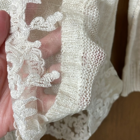 Confess size Large women’s lightweight sweater with bottom lace det… - Picture 5 of 6